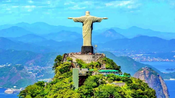 Christ the Redeemer - One of the 7 Wonders of the World in Hindi