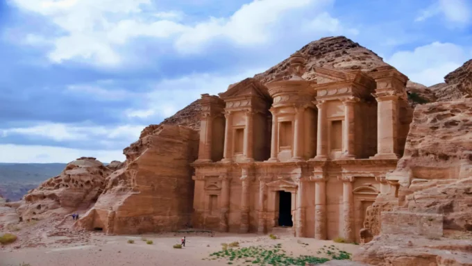 Petra - One of the 7 Wonders of the World in Hindi